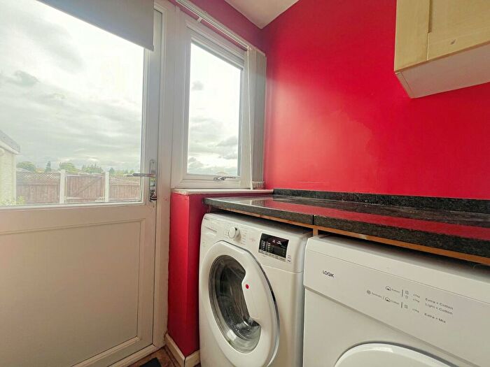 2 Bedroom Bungalow For Sale In Willow Gardens, Wrose, Bradford, BD2