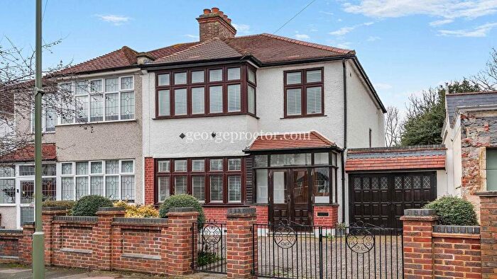 3 Bedroom Semi Detached House For Sale In Beaconsfield Road, Bickley, BR1