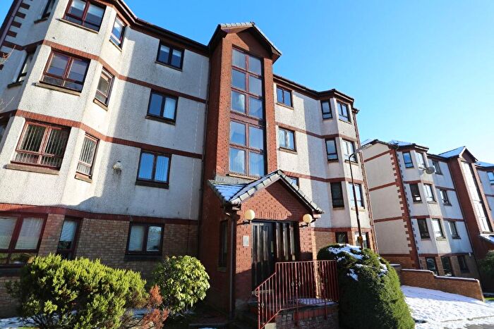 2 Bedroom Flat To Rent In Waverley Crescent, Livingston, West Lothian, EH54