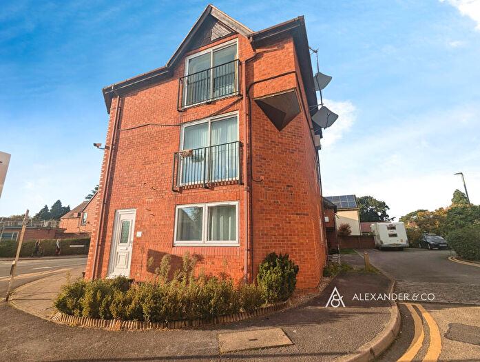 1 Bedroom Flat To Rent In London Road, OX26