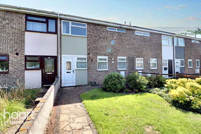 3 Bedroom Terraced House For Sale In Naseby Gardens, St Neots, PE19