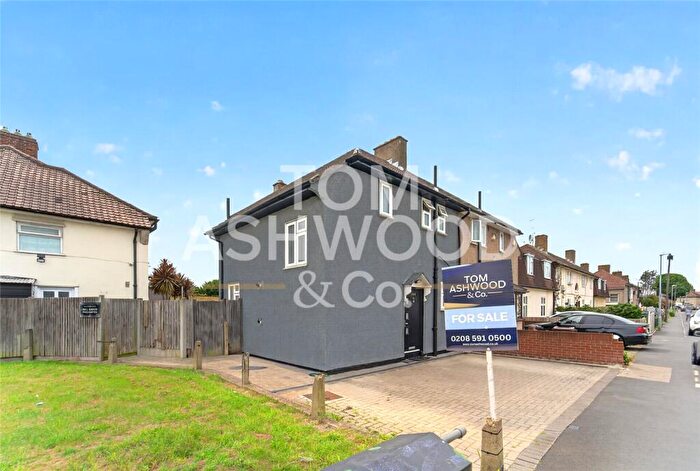 2 Bedroom Semi-Detached House For Sale In Lindisfarne Road, Dagenham, RM8