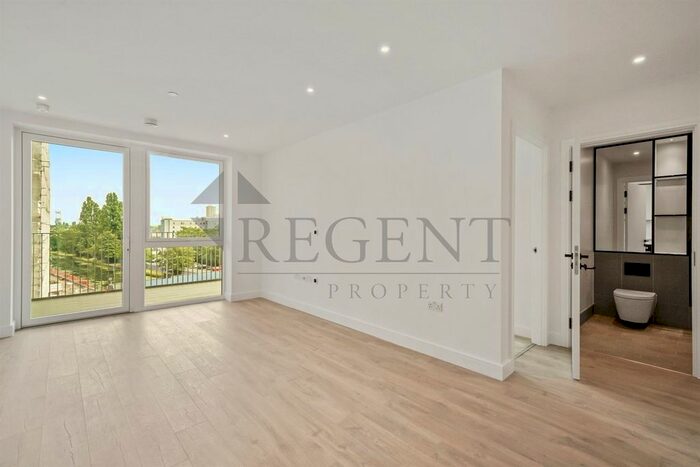 1 Bedroom Flat To Rent In Waterview House, Grand Union, HA0