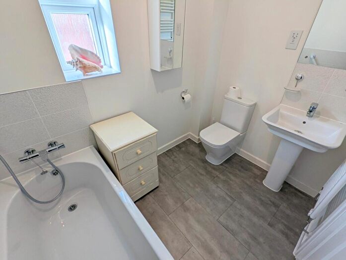 2 Bedroom Semi-Detached House For Sale In Dart Avenue, Topsham, Exeter, EX2