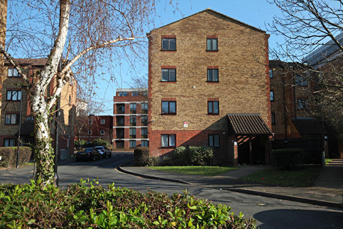 1 Bedroom Flat To Rent In Brockway Close, Leytonstone, E11