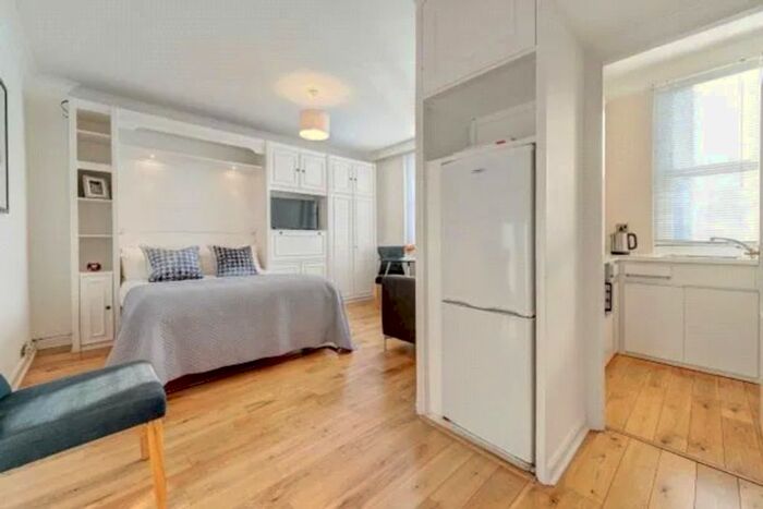 Studio To Rent In Evelyn Gardens, London, SW7