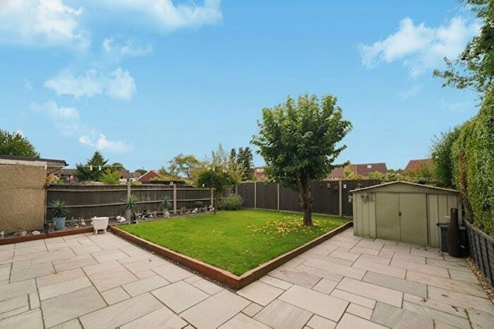 4 Bedroom Semi-Detached House For Sale In Conway Drive, Hayes, UB3