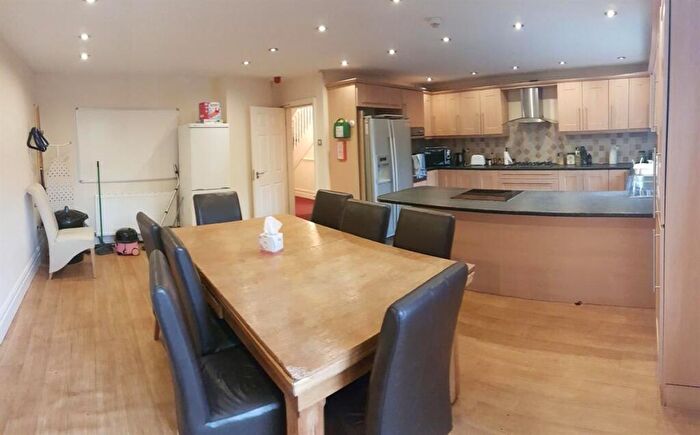 10 Bedroom House To Rent In Kingswood Road, Manchester, M14