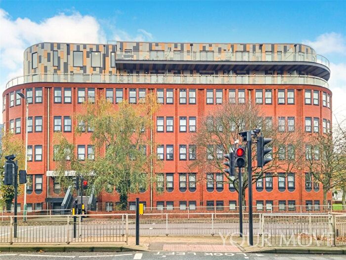 2 Bedroom Flat For Sale In Mercury Gardens, Romford, RM1