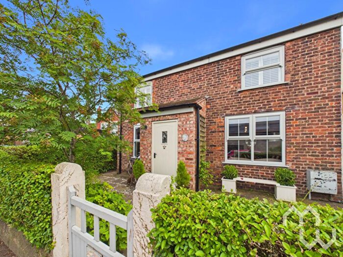 3 Bedroom Cottage For Sale In Shore Road, Hesketh Bank, PR4