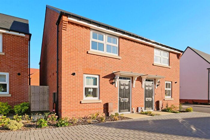 2 Bedroom House To Rent In Dibley Vale Aldingbourne W Sussex, PO20