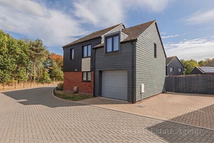 4 Bedroom Detached House For Sale In Grayling Close, Bradwell, Great Yarmouth, NR31