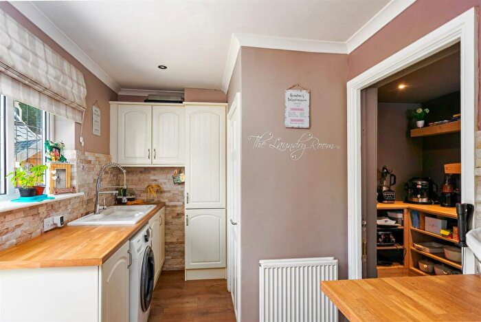4 Bedroom Detached House For Sale In Main Street, Patrington Haven, HU12