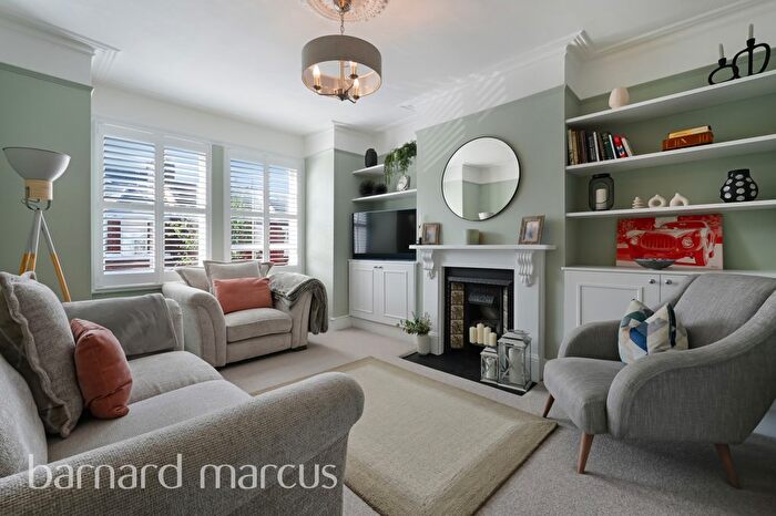 2 Bedroom Maisonette To Rent In Cargill Road, London, SW18