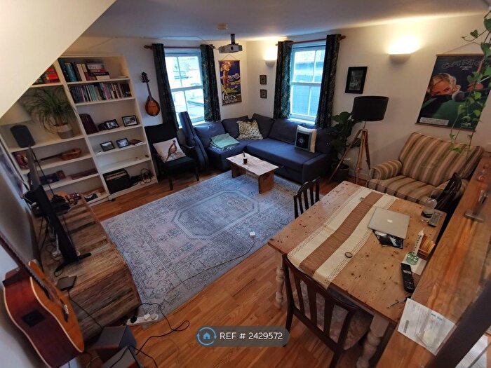 2 Bedroom Flat To Rent In Stoke Newington High Street, London, N16