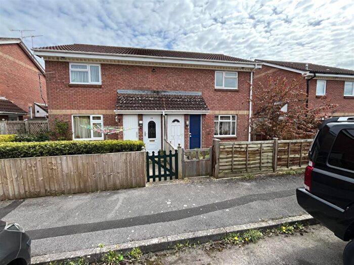 1 Bedroom Maisonette To Rent In Weavers Crofts, Melksham, SN12