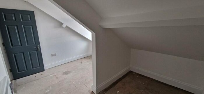 2 Bedroom Apartment To Rent In / Woodland Terrace Flat, PL4