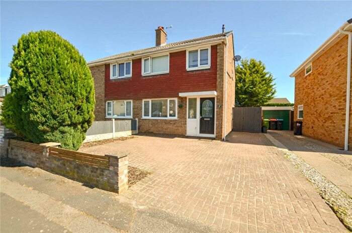 3 Bedroom Semi-Detached House For Sale In Farmstead Way, Great Sutton, Ellesmere Port, CH66