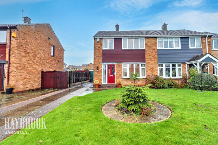 3 Bedroom Semi Detached House For Sale In Albany Close, Wombwell, S73