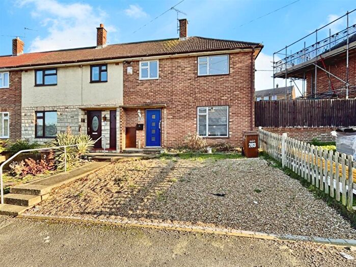 2 Bedroom End Of Terrace House For Sale In The Tideway, Rochester, ME1