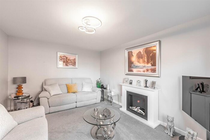 4 Bedroom Detached House For Sale In Paddock Lane, Moorfields Estate, NE12