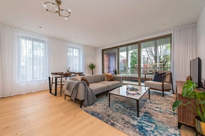 2 Bedroom Flat To Rent In Dorset House, Mount Park Road, Ealing, W5