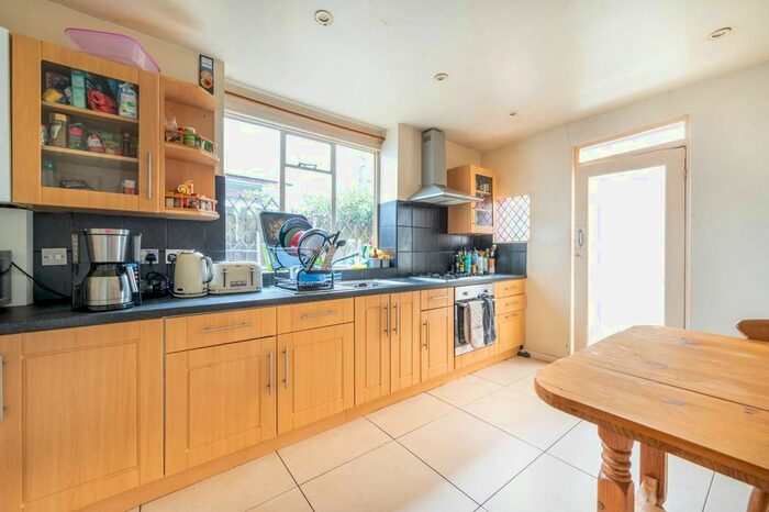 4 Bedroom Property To Rent In Wragby Road, Leytonstone, London, E11