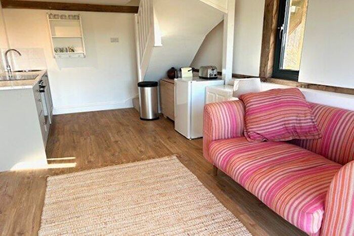 1 Bedroom Detached House To Rent In Willards Hill, Robertsbridge, TN32