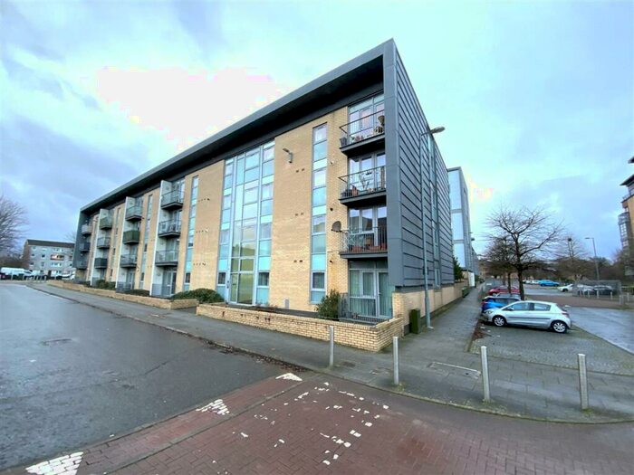 2 Bedroom Apartment To Rent In Queen Elizabeth Gardens, New Gorbals, Glasgow, G5