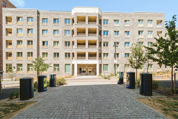 2 Bedroom Flat For Sale In Frogley Park, Barking, Essex, IG11