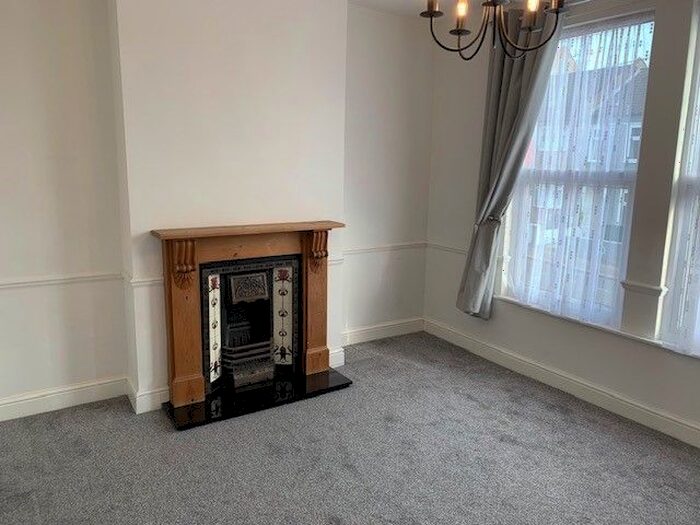2 Bedroom Flat To Rent In Davenport Road, London, SE6