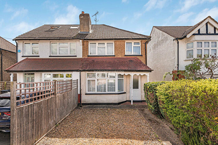 3 Bedroom Semi-Detached House For Sale In Milton Road, Mill Hill, NW7