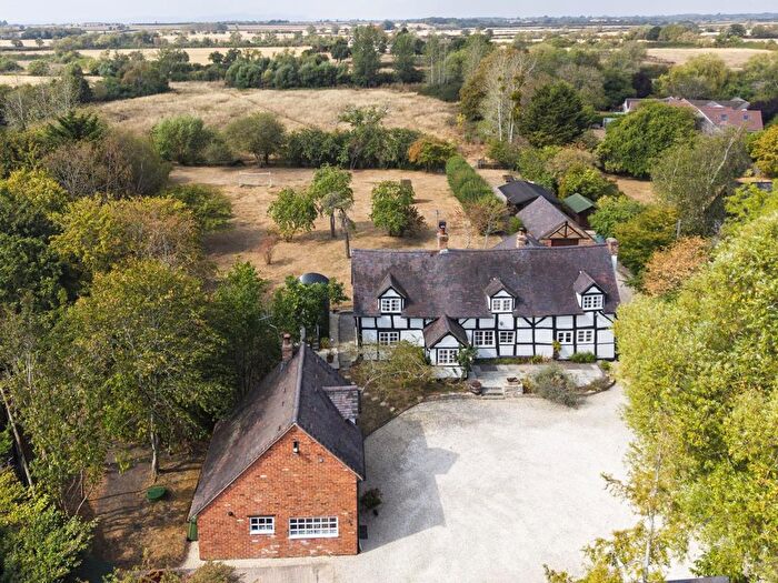 5 Bedroom Detached House For Sale In Naunton Beauchamp, Worcestershire, WR10