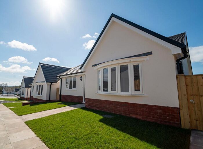 3 Bedroom Detached Bungalow For Sale In - Llys Y Felin Kidwelly, SA17