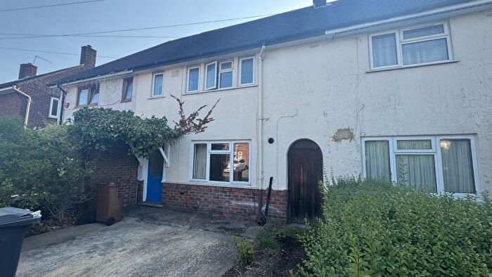 3 Bedroom House To Rent In Pembroke Road, Northampton, NN5