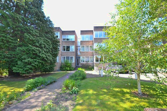 1 Bedroom Flat To Rent In Beckenham Grove, Shortlands, Bromley, BR2