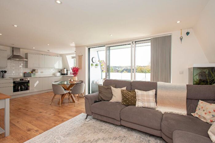 2 Bedroom Flat For Sale In Elmcroft Road, Orpington, BR6
