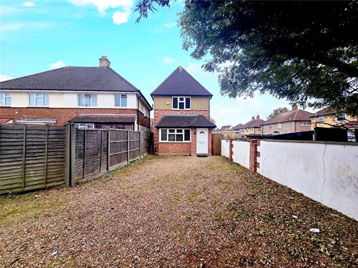 4 Bedroom Detached House For Sale In Walnut Close, Hayes, Greater London, UB3