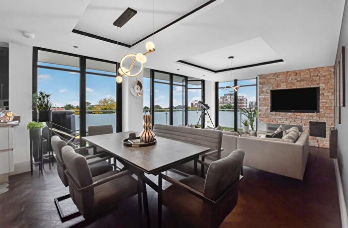 2 Bedroom Flat For Sale In Bath Road, Bournemouth, BH1