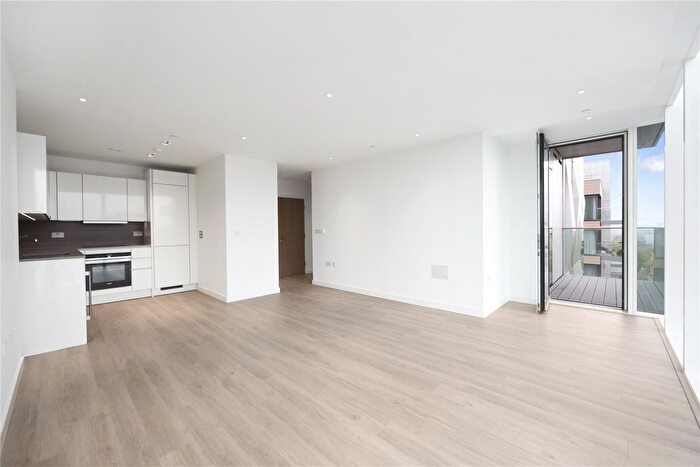 1 Bedroom Flat To Rent In Devan Grove, London, N4
