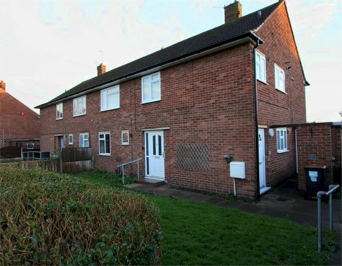 2 Bedroom Maisonette To Rent In Longlands Road, Beeston, Nottingham, NG9