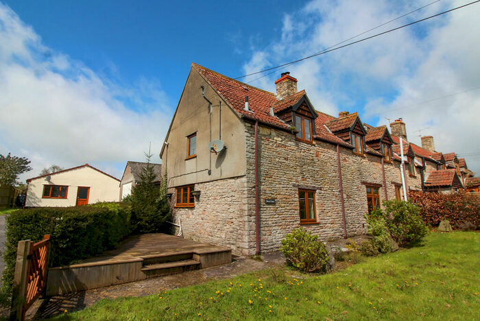 5 Bedroom End Of Terrace House For Sale In The Street, Regil, BS40