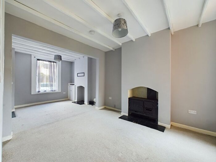 2 Bedroom End Of Terrace House To Rent In Painswick Road, Gloucester, GL4