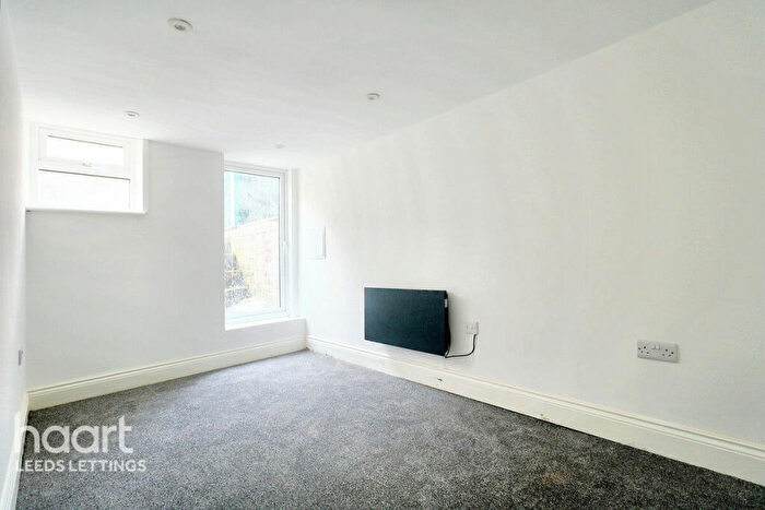2 Bedroom Apartment To Rent In Lady Pit Lane, Leeds, LS11