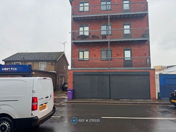 2 Bedroom Flat To Rent In London, London, UB7