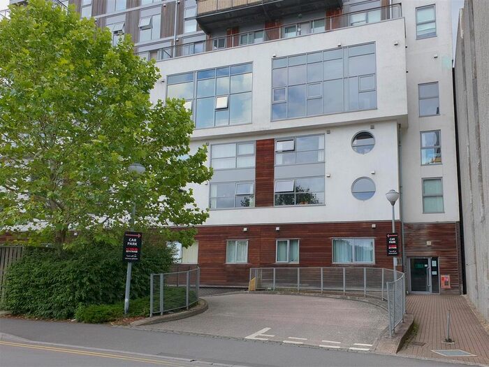 1 Bedroom Flat To Rent In Paramount Building, Princes Street, Swindon SN1