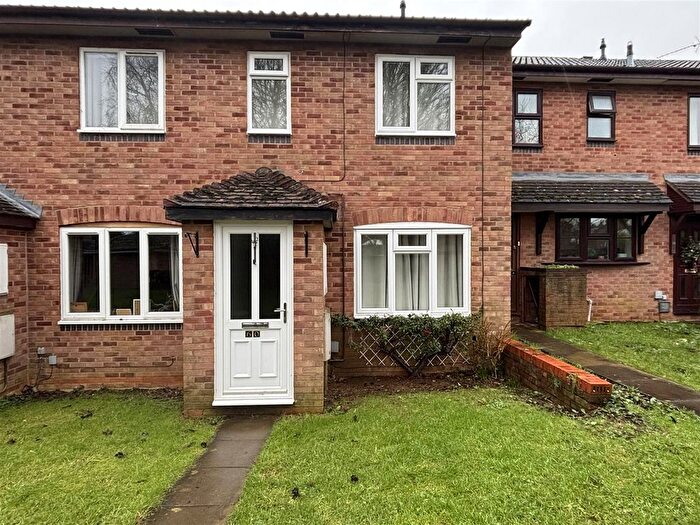 2 Bedroom Property To Rent In Winchelsea Close, Banbury, OX16