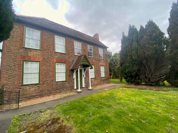 Studio To Rent In Poyle Road, Colnbrook, Slough, Berkshire, SL3