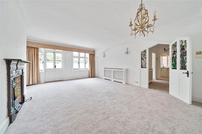 2 Bedroom Apartment For Sale In Kidderpore Gardens, London, NW3