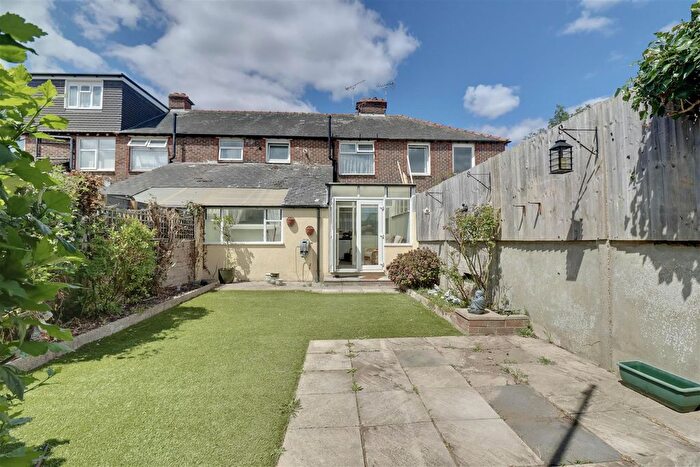 3 Bedroom Terraced House For Sale In Dovercourt Road, Cosham, PO6